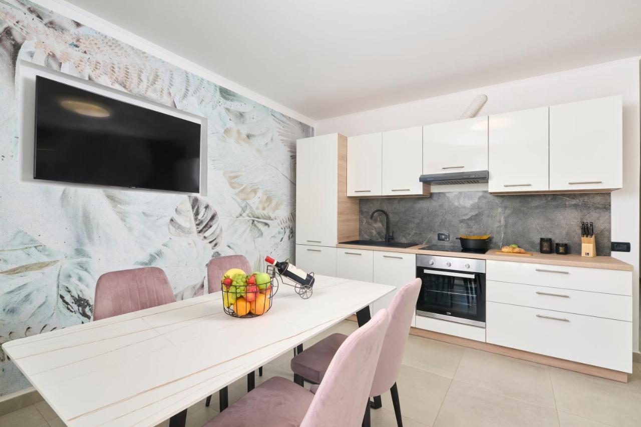 Apartments Dolcea Умаг Екстериор снимка